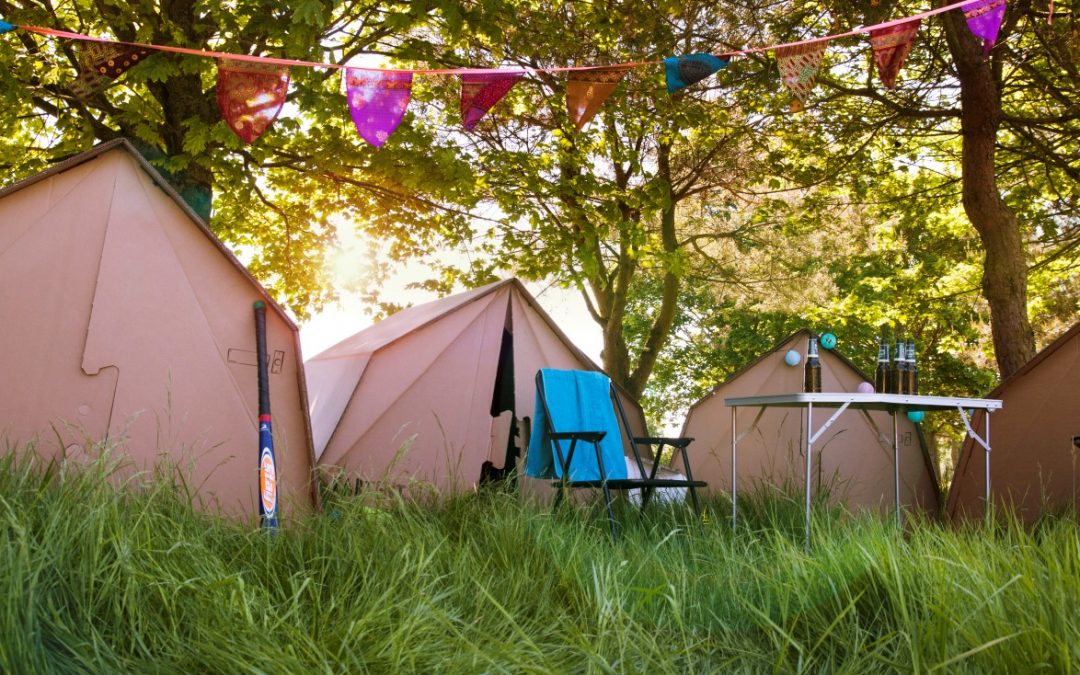 Festivalzelte aus Pappe