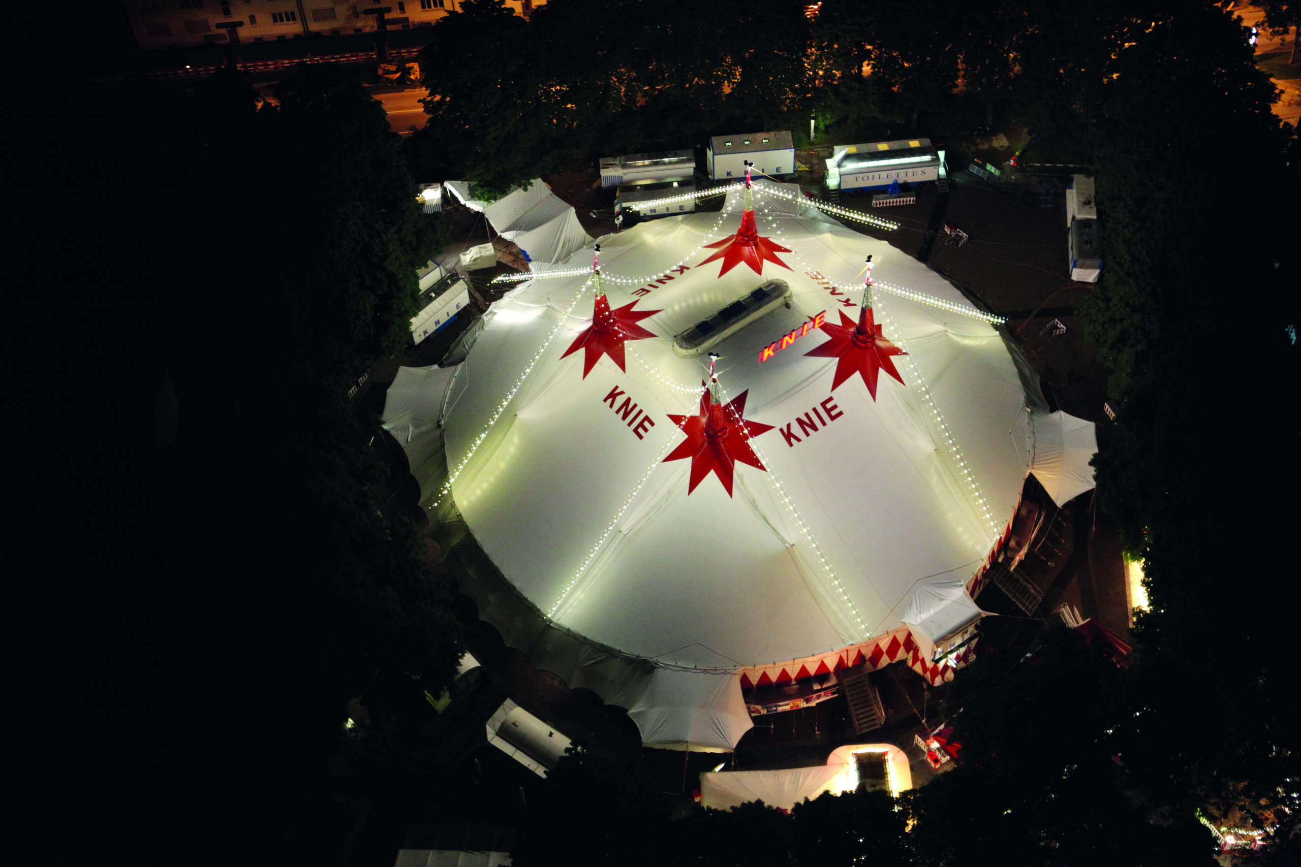 Circus-Knie_Stimmungsbild_5_Foto-Peter-Kuechler-scaled CMYK