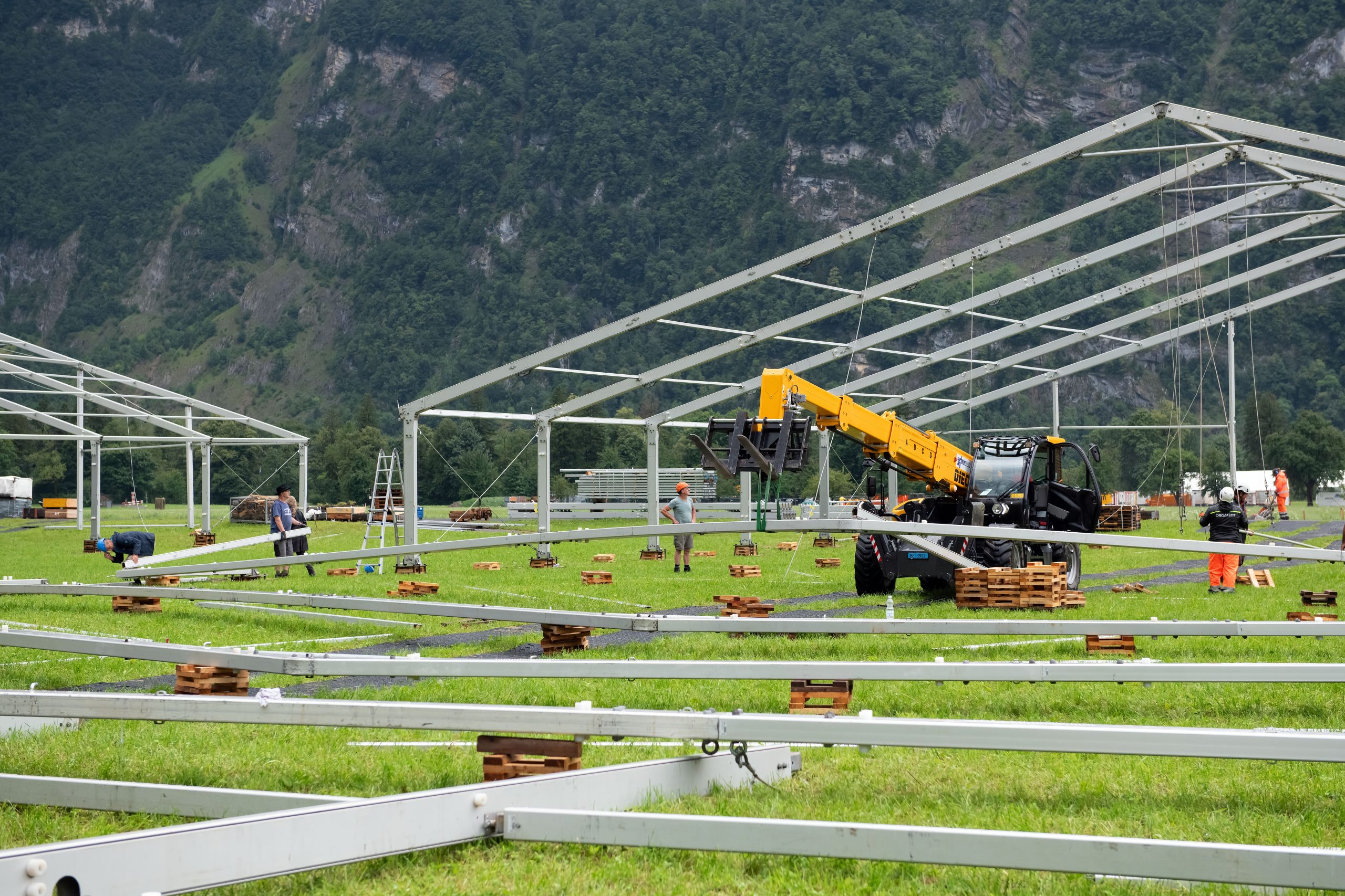 Nüssli_ESAF_2025_Aufbau_VIP_Zelt